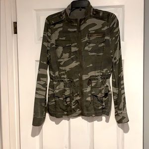 Express camo utility jacket small